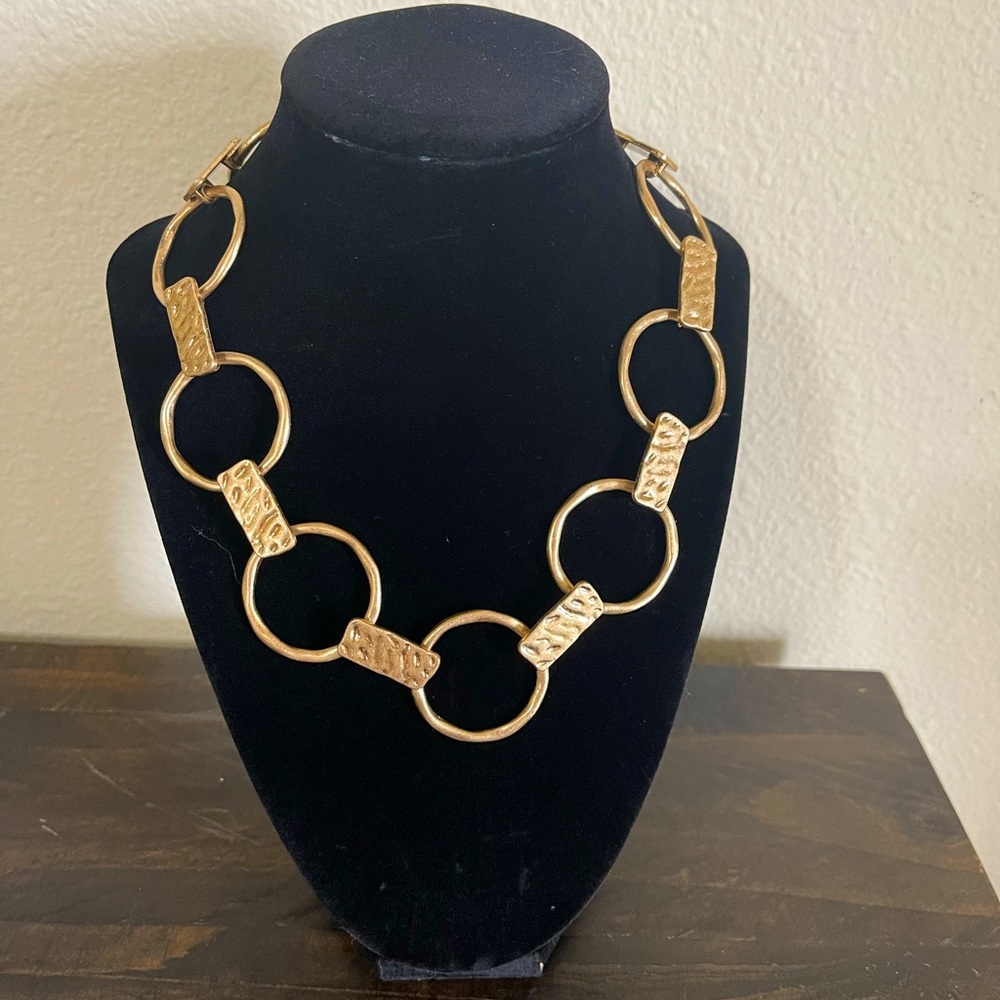 Chic Gold Necklace 💛